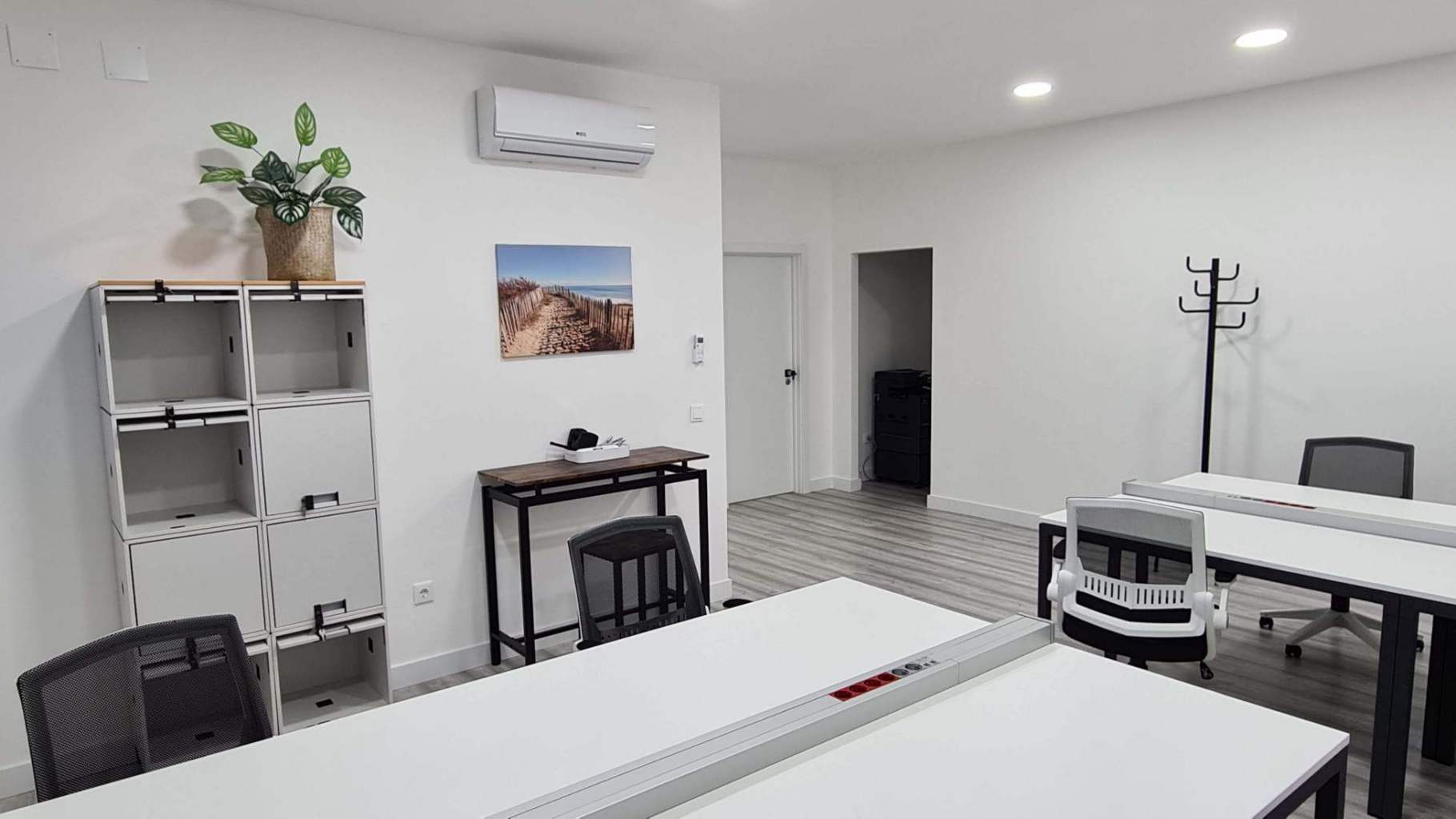 Dedicated Desk coworking inoffice